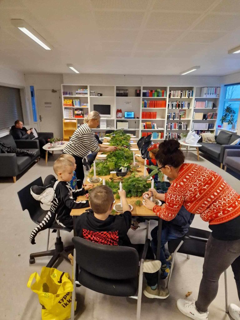 Warsztaty świateczne w Oddziale Dziecięcym